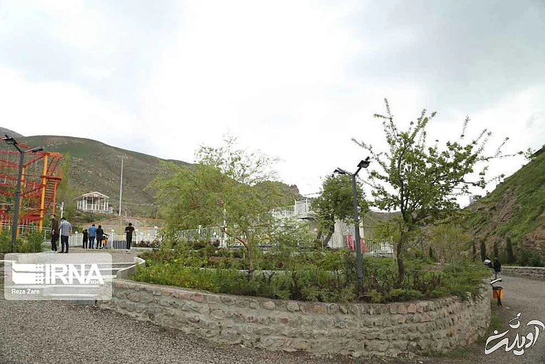 تصاویر - پل معلق تمام شیشه ای شهر هیر